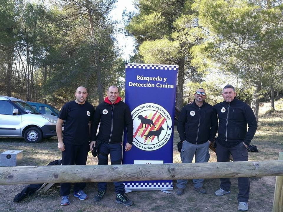 Dani junto a compañeros de la AGCPLC